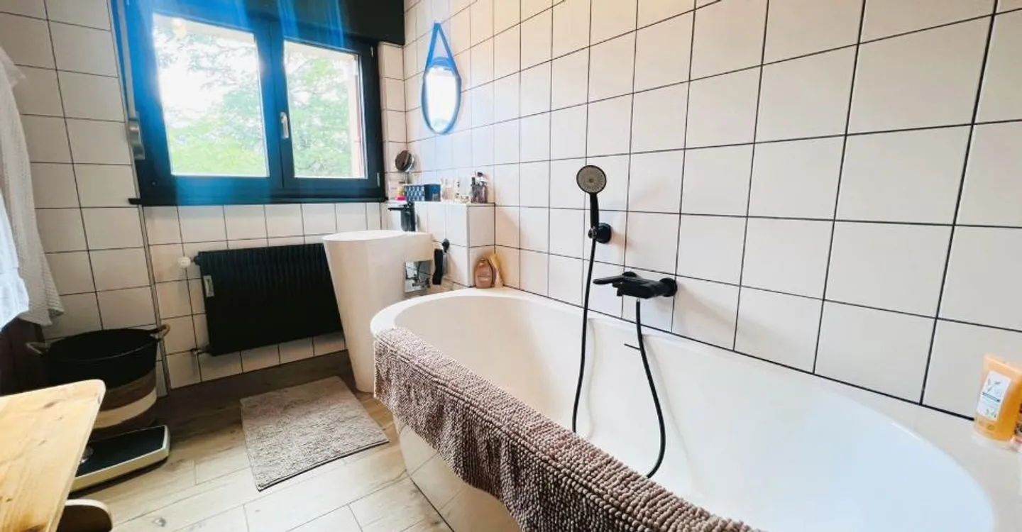 AT THE SEASON: Magnificent 4.5 rooms renovated - Extraordinary panoramic view - Well located - Quiet place - Photo 14 of 19