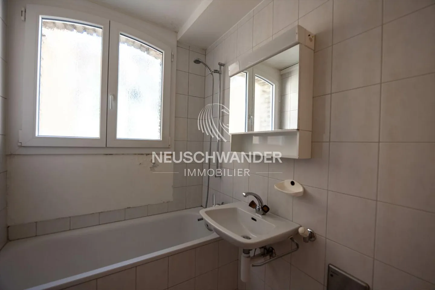 Mischgenutztes Gebäude kaufen - Foto 7 von 13