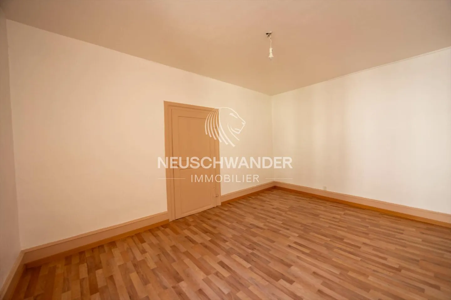 Mischgenutztes Gebäude kaufen - Foto 10 von 13