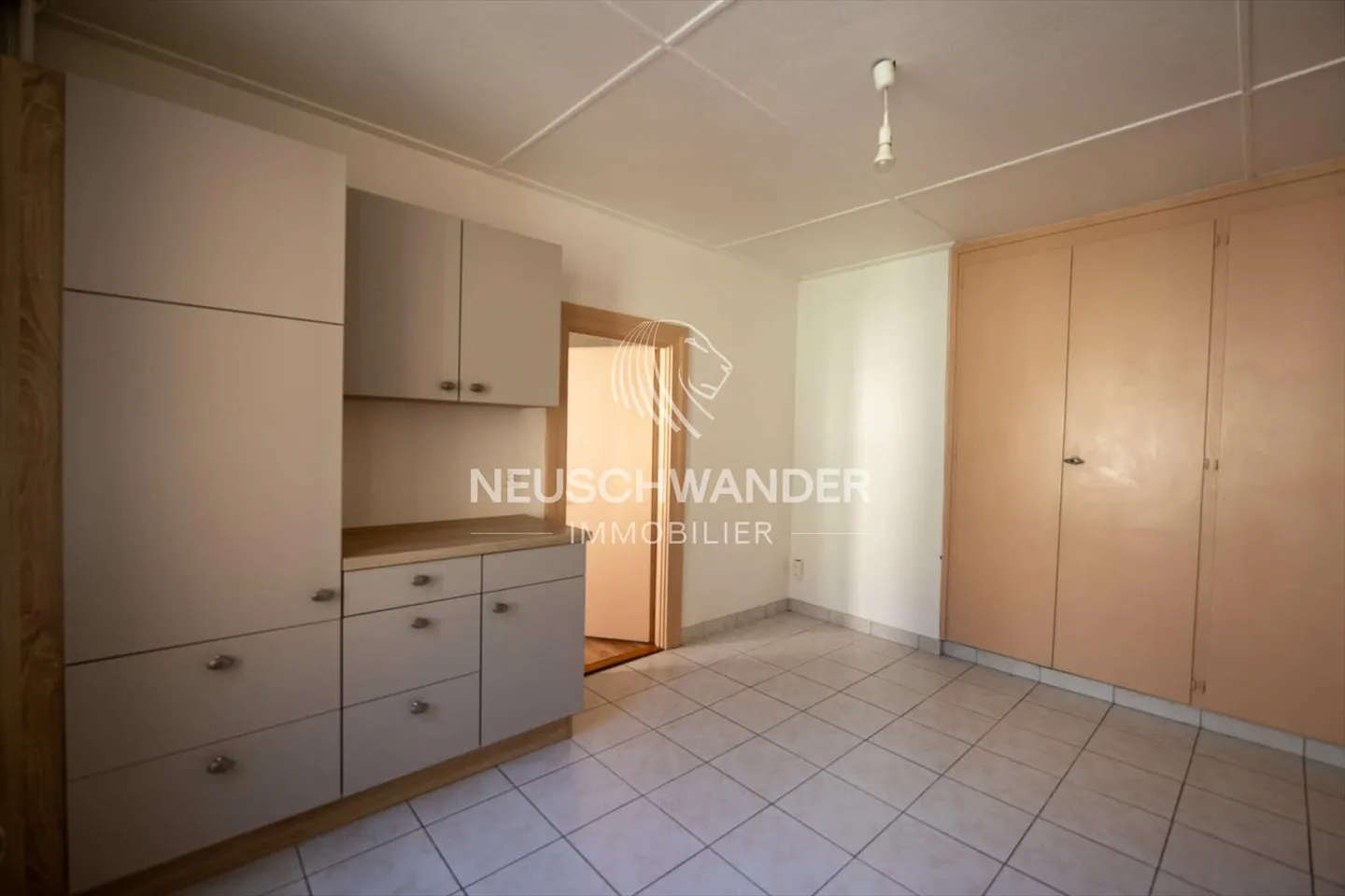 Mischgenutztes Gebäude kaufen - Foto 12 von 13