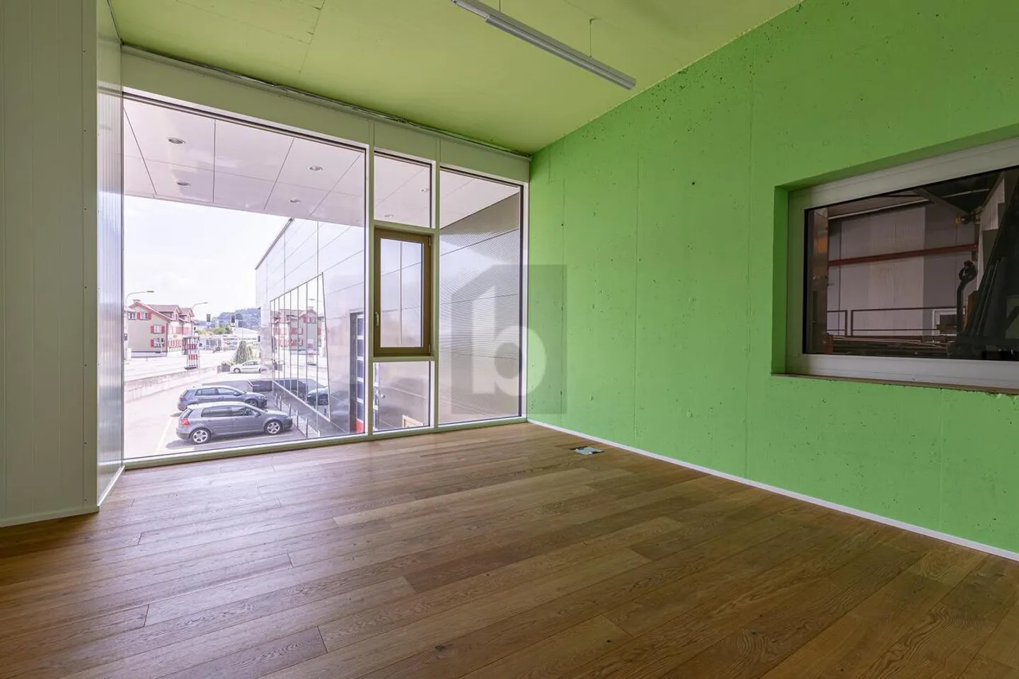 POSIZIONE TOP CON SHOWROOM ILLUMINATO - Foto 3 di 6