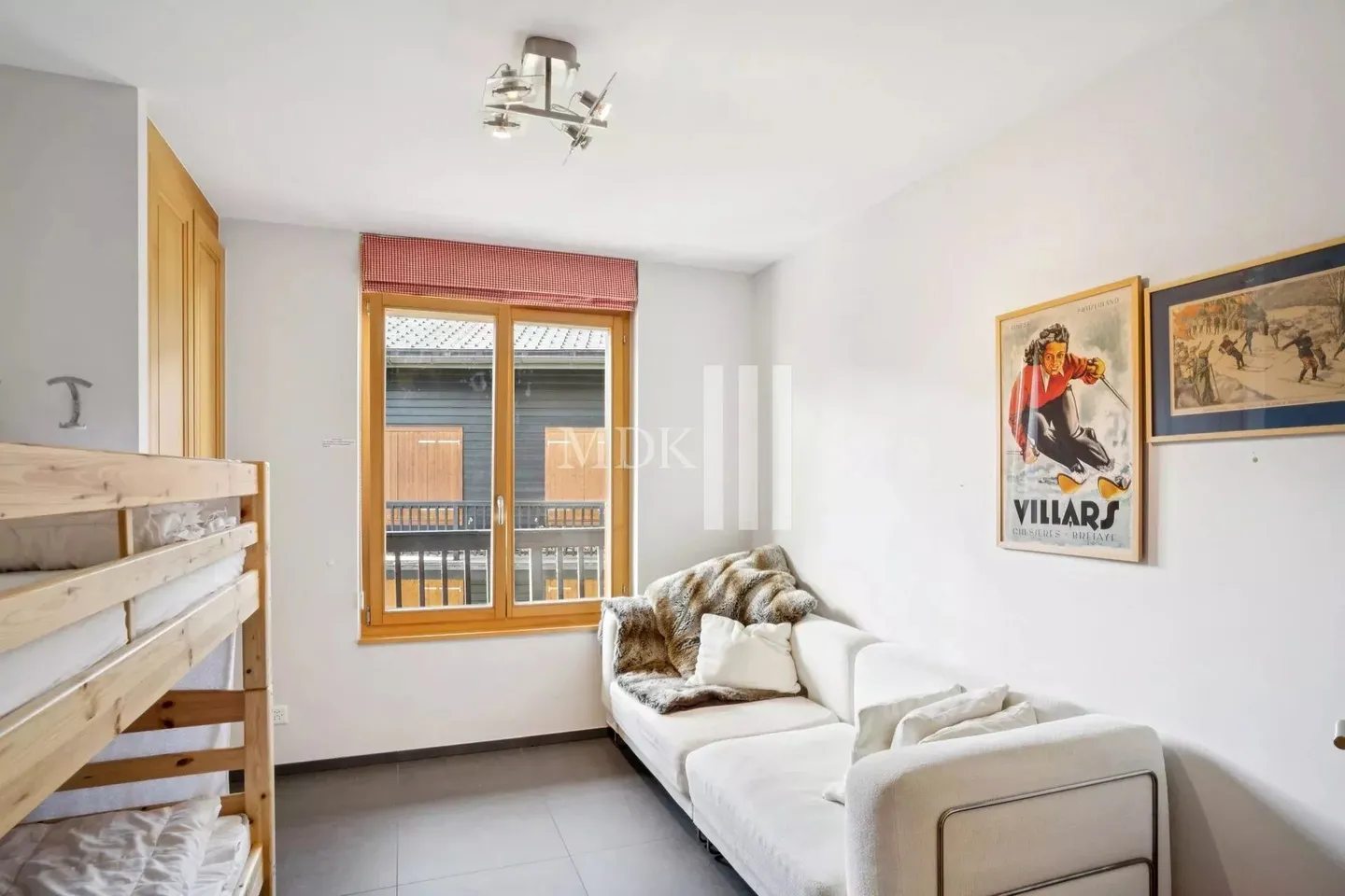 Charming Chalet Apartment - Photo 13 of 19