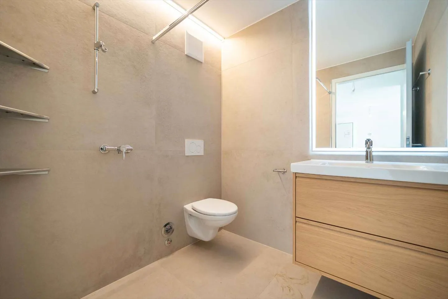 Neu, gemütlich und bereit, Sie willkommen zu heißen: Ihr zukünftiges Zuhause erwartet Sie! - Foto 9 von 13