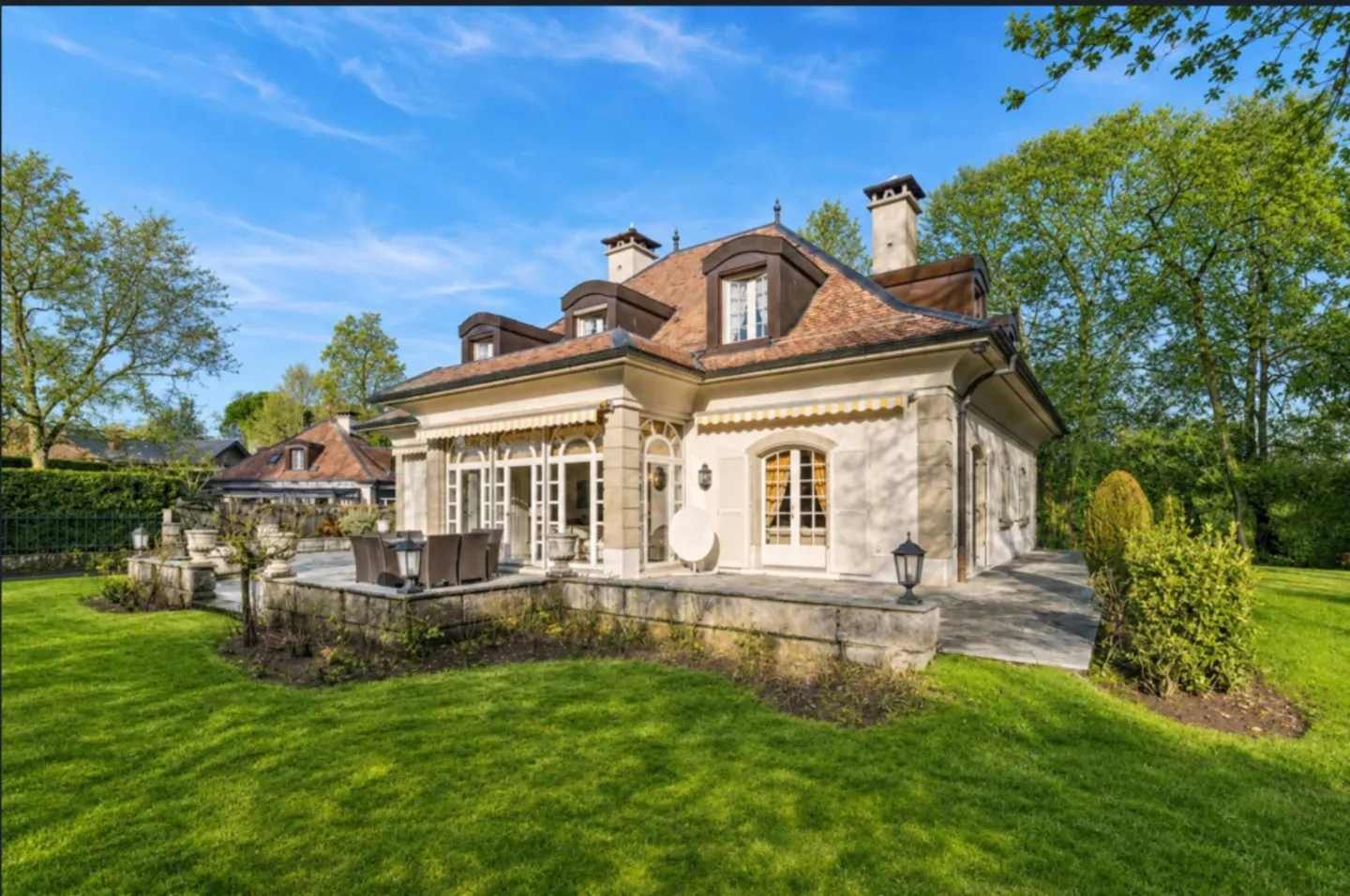 Charming Villa in Conches - Photo 1 of 10