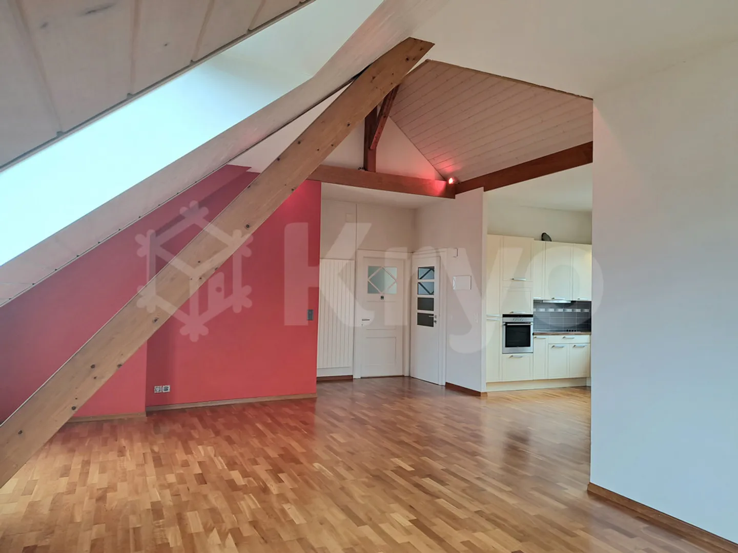INVUARDES 5, Apartment with 3.5 rooms and visible beams - Photo 1 of 8