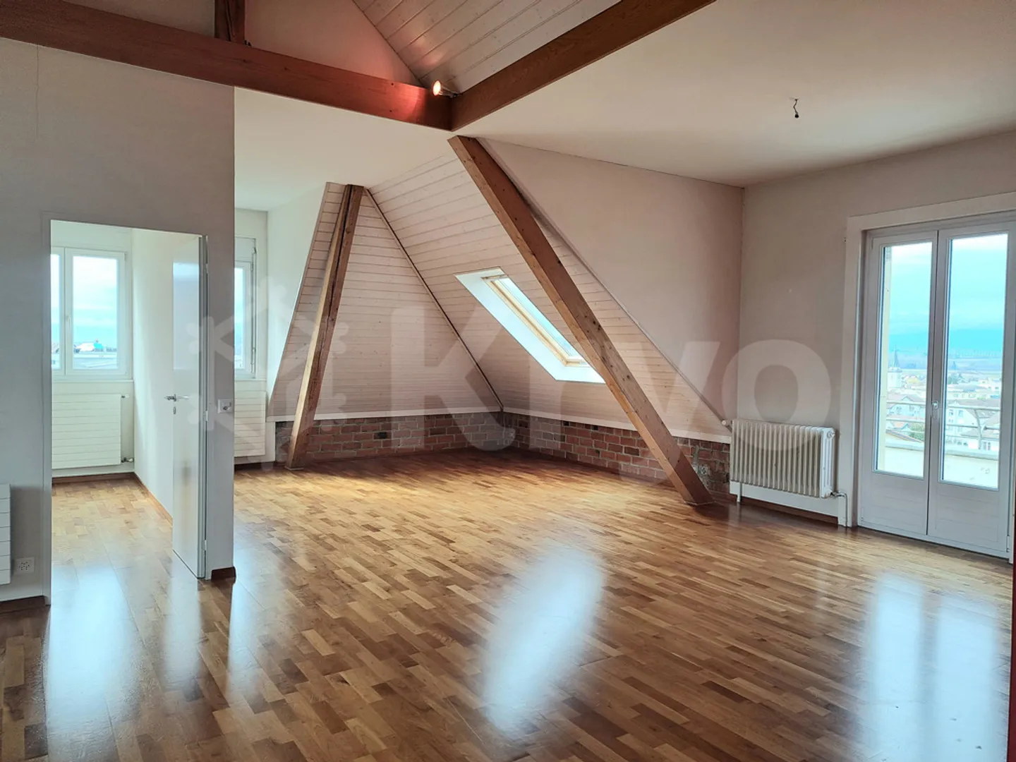 INVUARDES 5, Apartment with 3.5 rooms and visible beams - Photo 3 of 8
