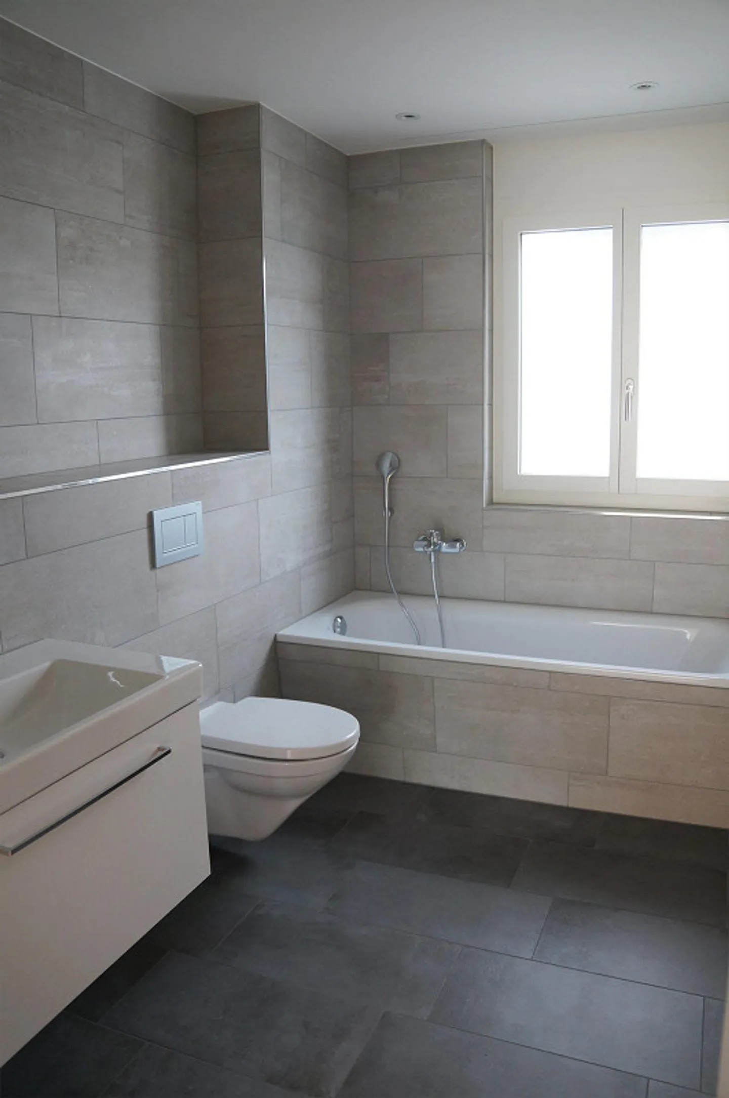 Geräumige Wohnung mit Seeblick - Foto 2 von 6