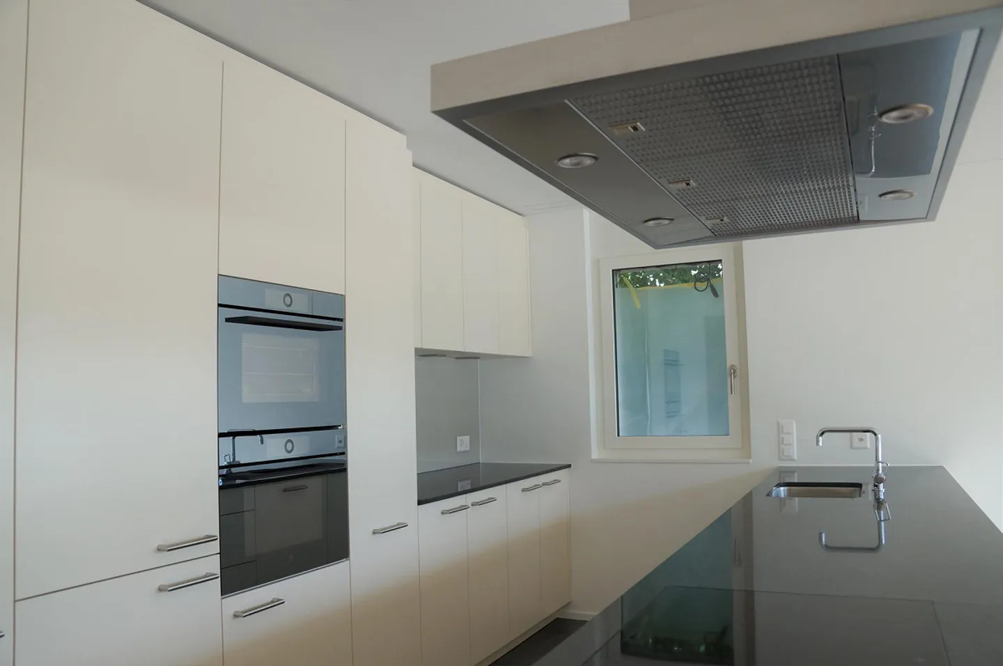 Geräumige Wohnung mit Seeblick - Foto 1 von 6