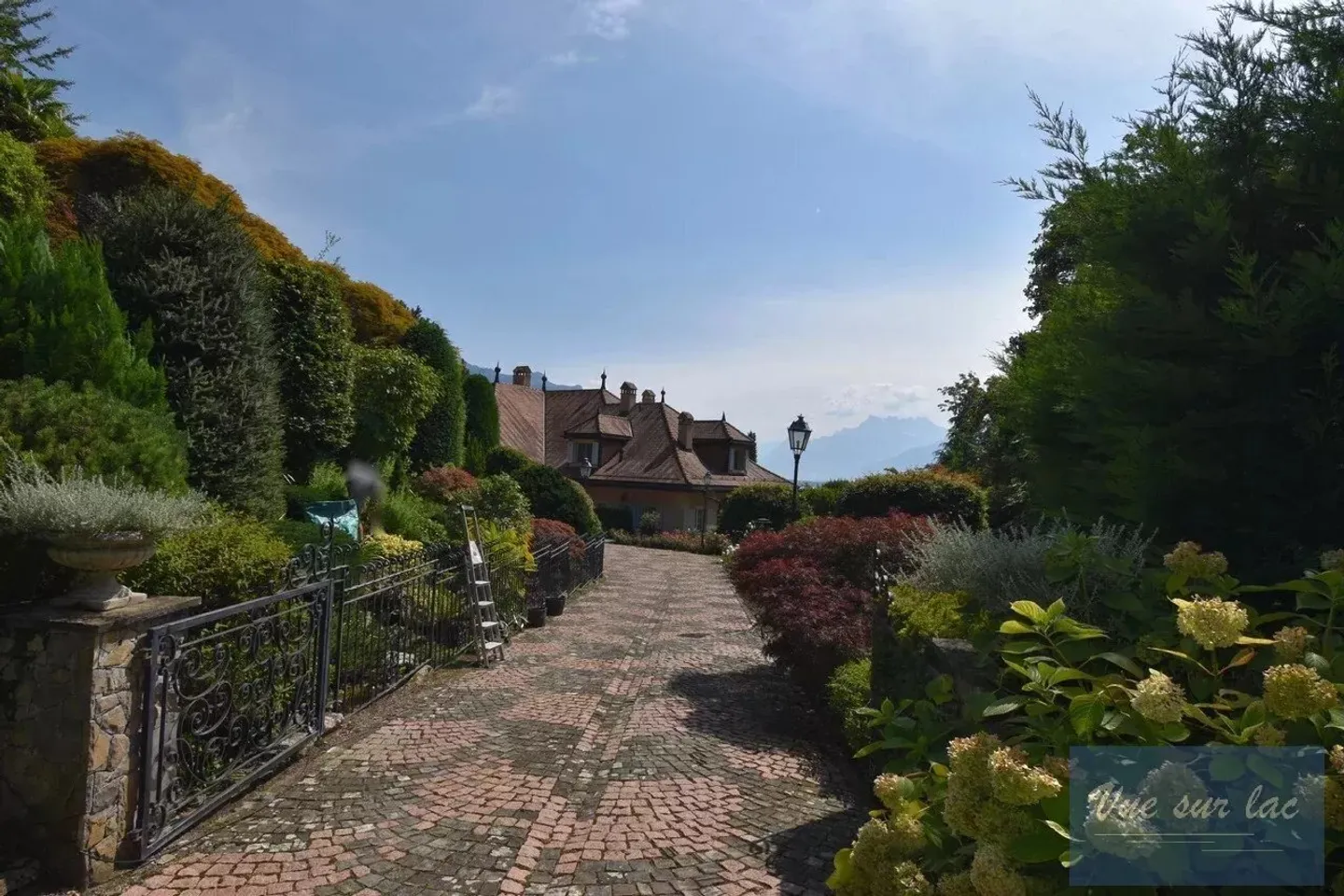 Superb property on over 10,000m2 of buildable land - Photo 8 of 13