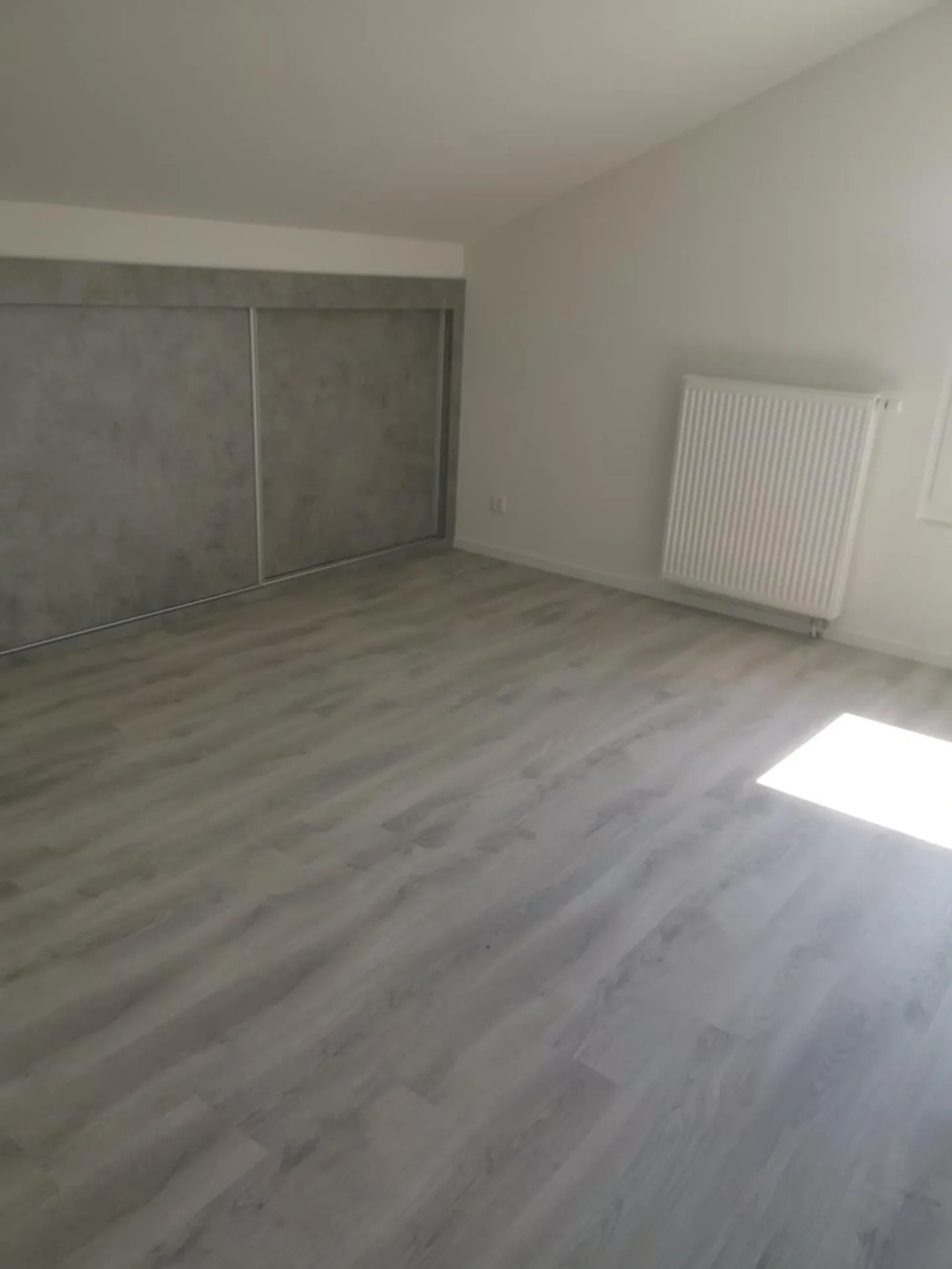 Bright 2.5 Rooms - Ideal Location in Romont - Photo 7 of 9