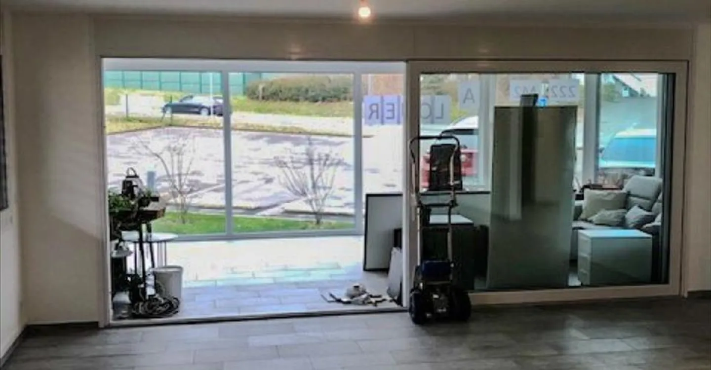 Immeuble mixte à louer - Photo 3 sur 9