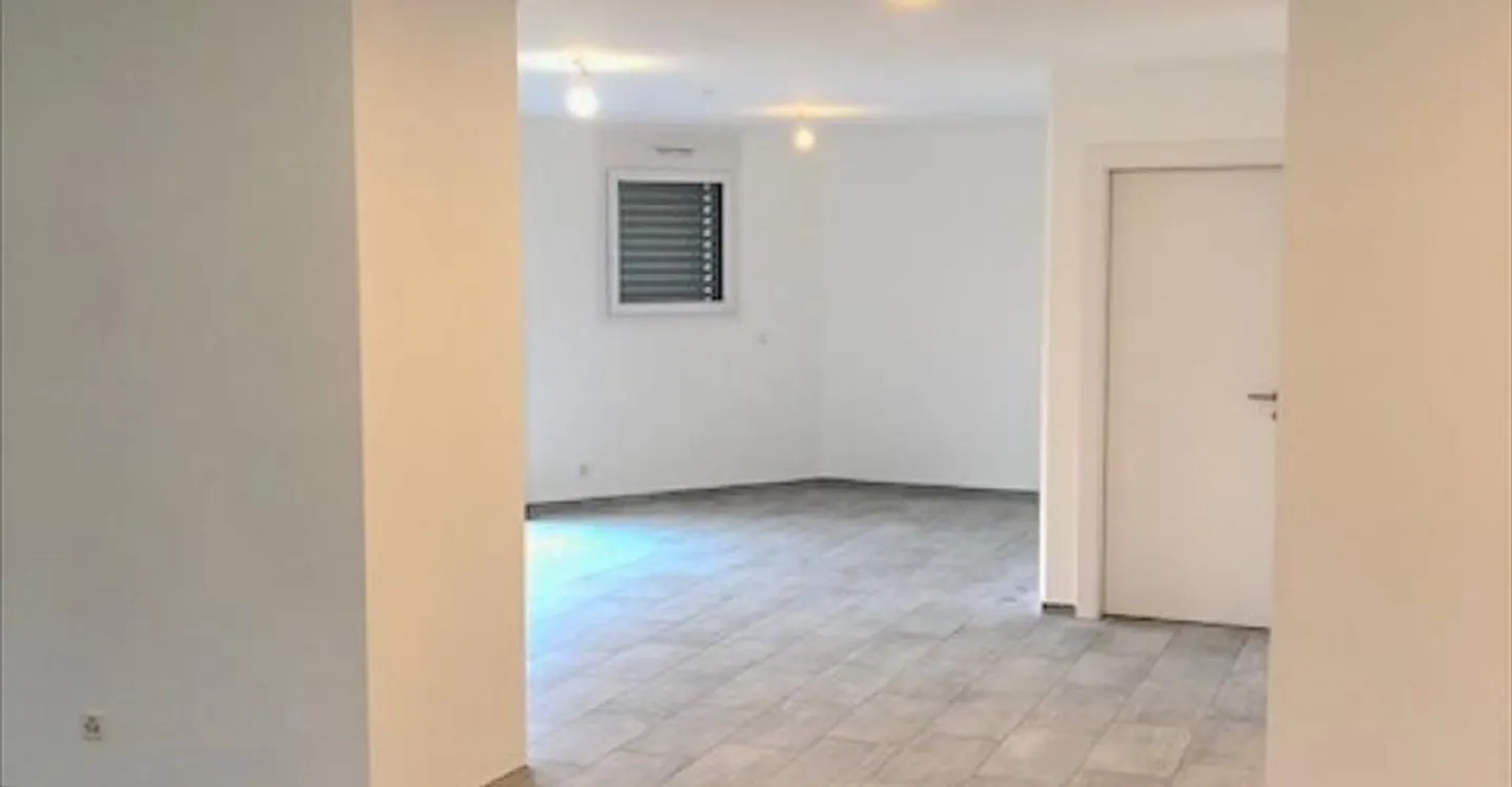 Immeuble mixte à louer - Photo 5 sur 9