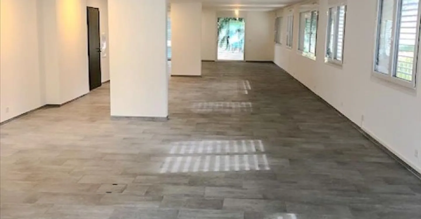 Immeuble mixte à louer - Photo 2 sur 9