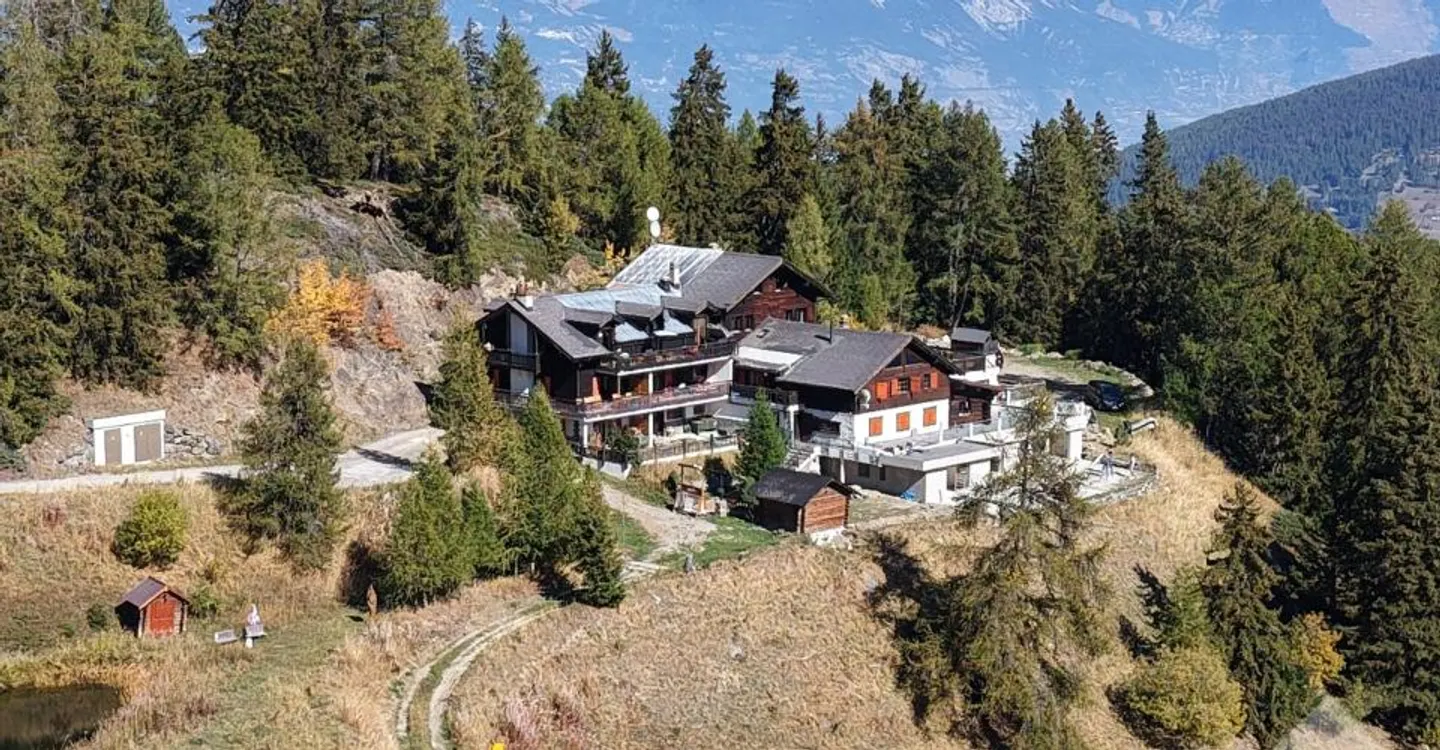Apartment with exceptional location - Photo 3 of 13