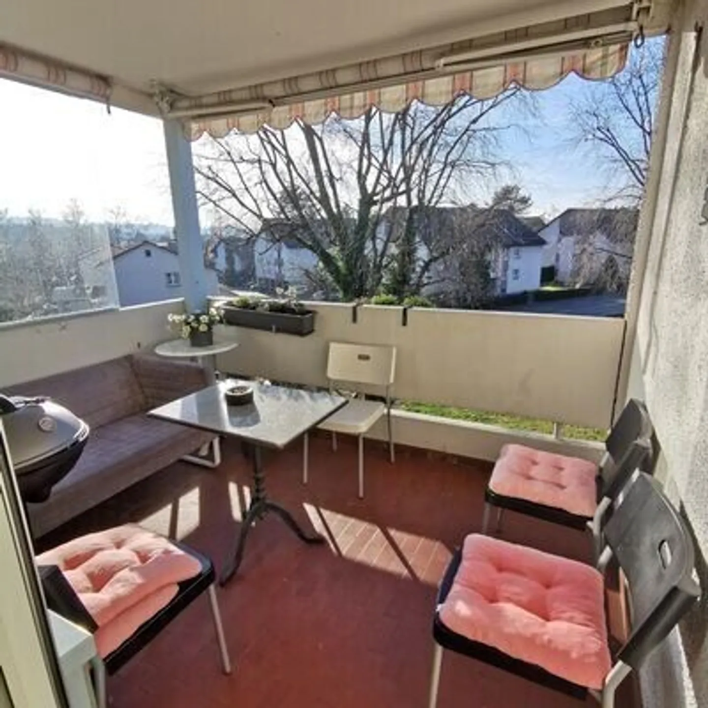 Spacious, bright apartment in a green environment. Don't miss this opportunity!! - Photo 2 of 10