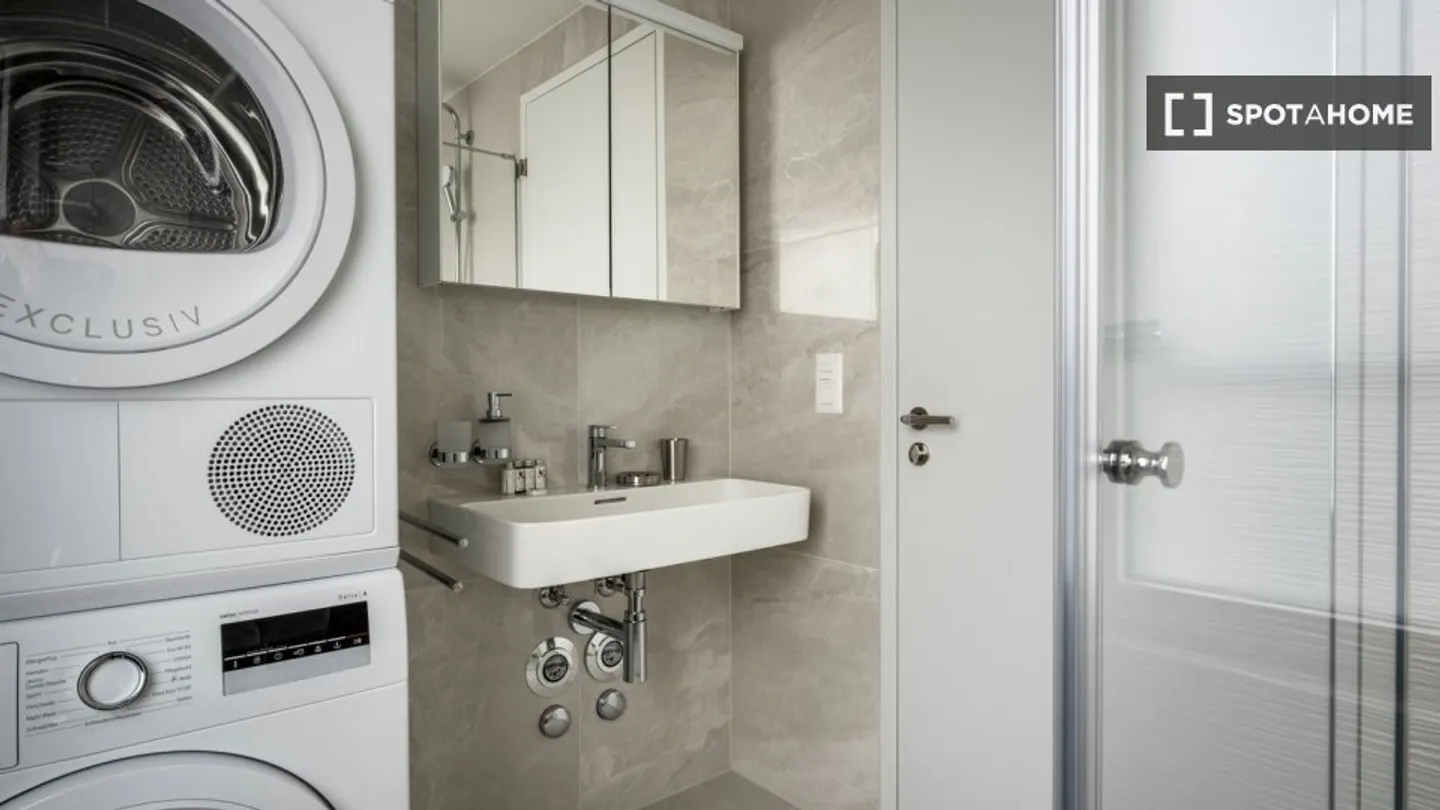 Discover, visit, and rent your new home online with full confidence. - Photo 14 of 16