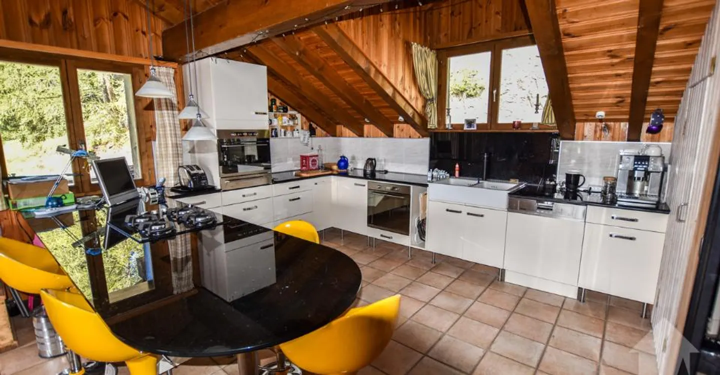 Apartment with exceptional location - Photo 7 of 13