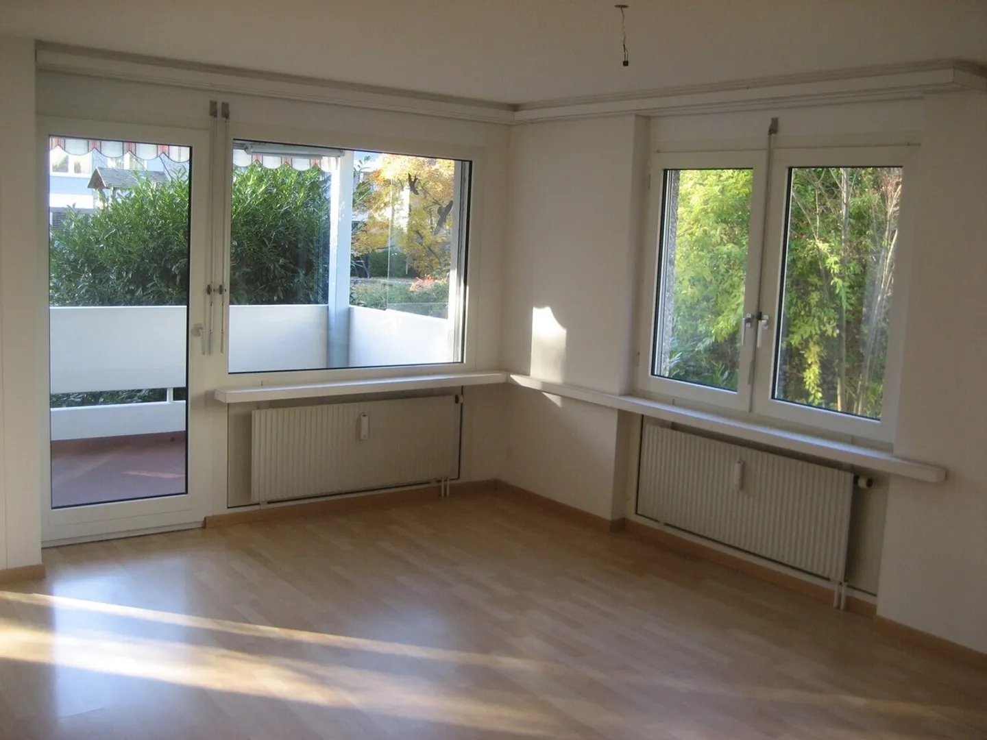 Spacious, bright apartment in a green environment. Don't miss this opportunity!! - Photo 4 of 10