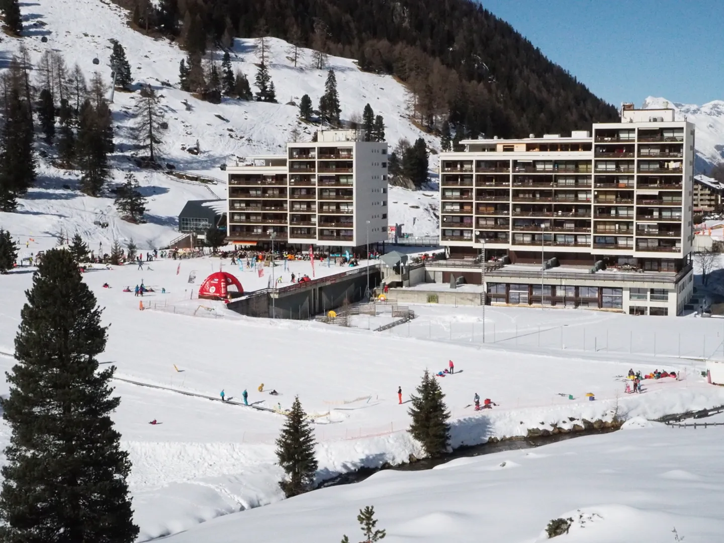 Luxury Apartment in the Alps - Photo 3 of 11