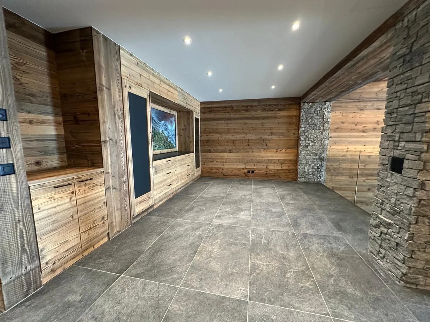 Luxury Apartment in the Alps - Photo 1 of 11