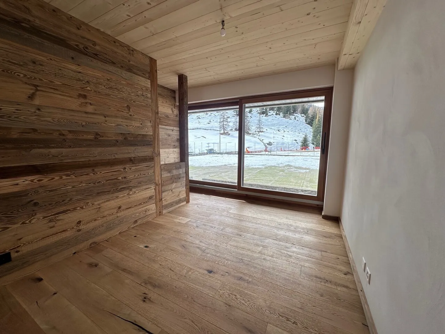 Luxury Apartment in the Alps - Photo 9 of 11