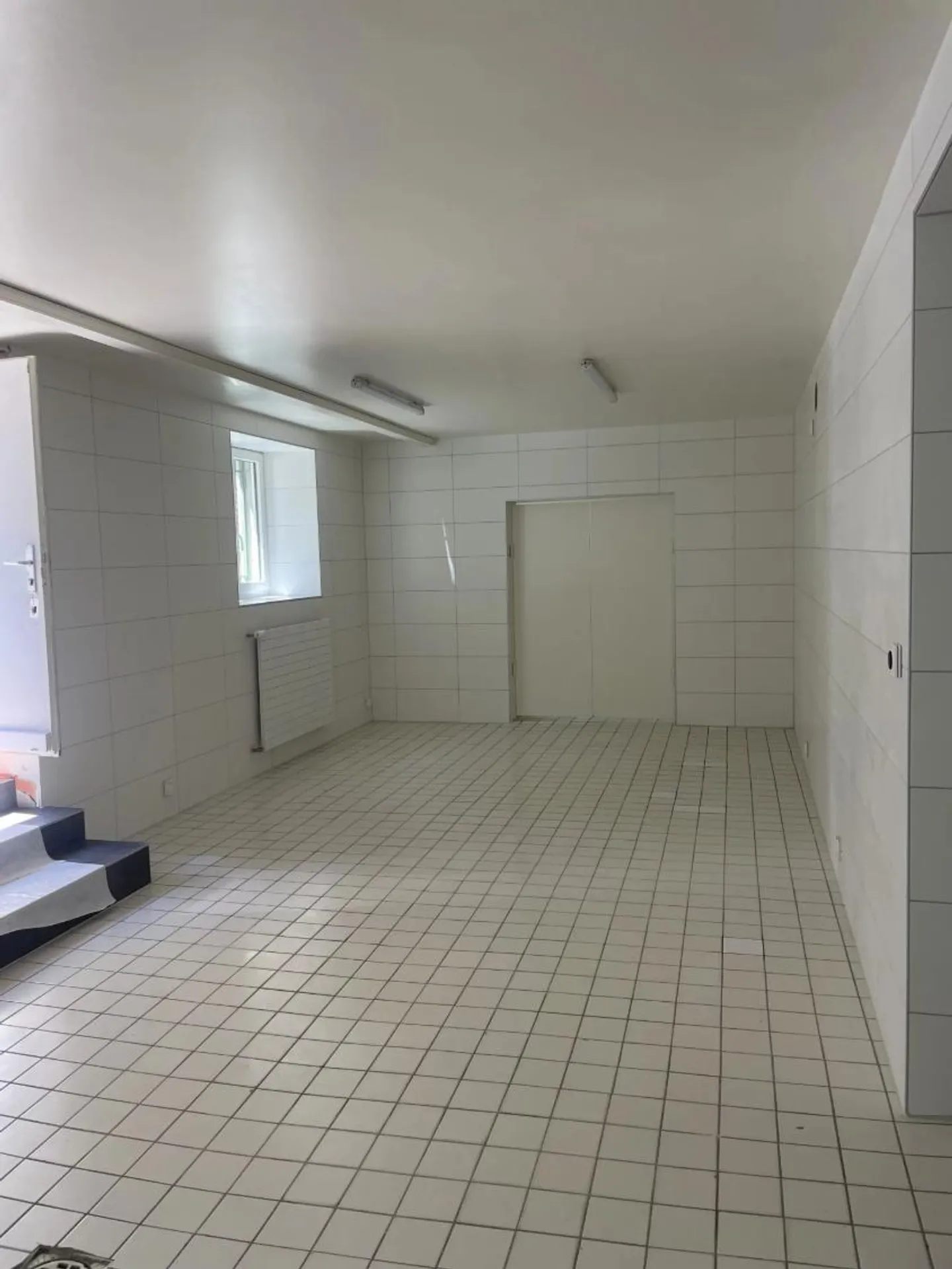 Office 5 rooms - Photo 2 of 9