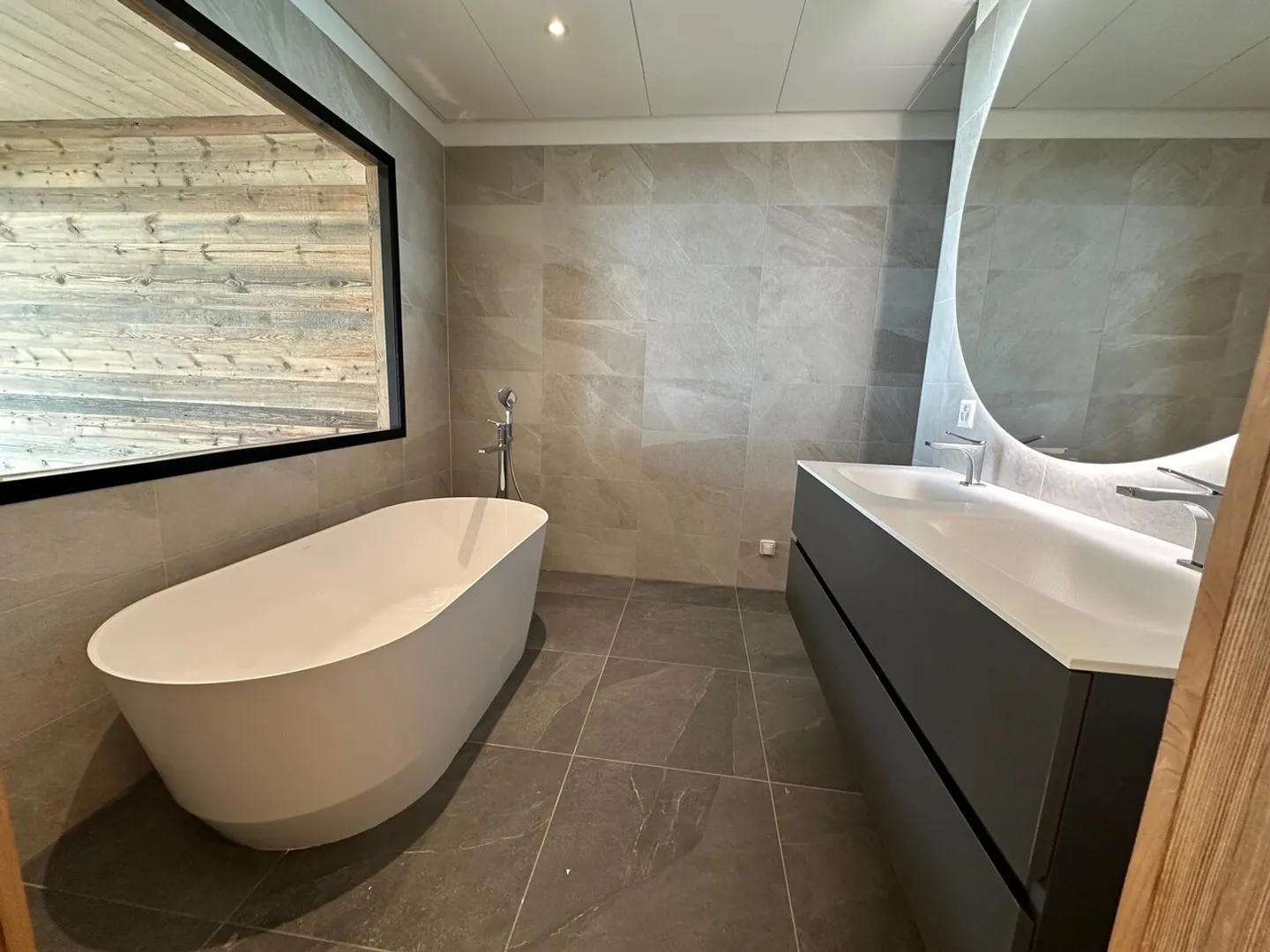 Luxury Apartment in the Alps - Photo 5 of 11