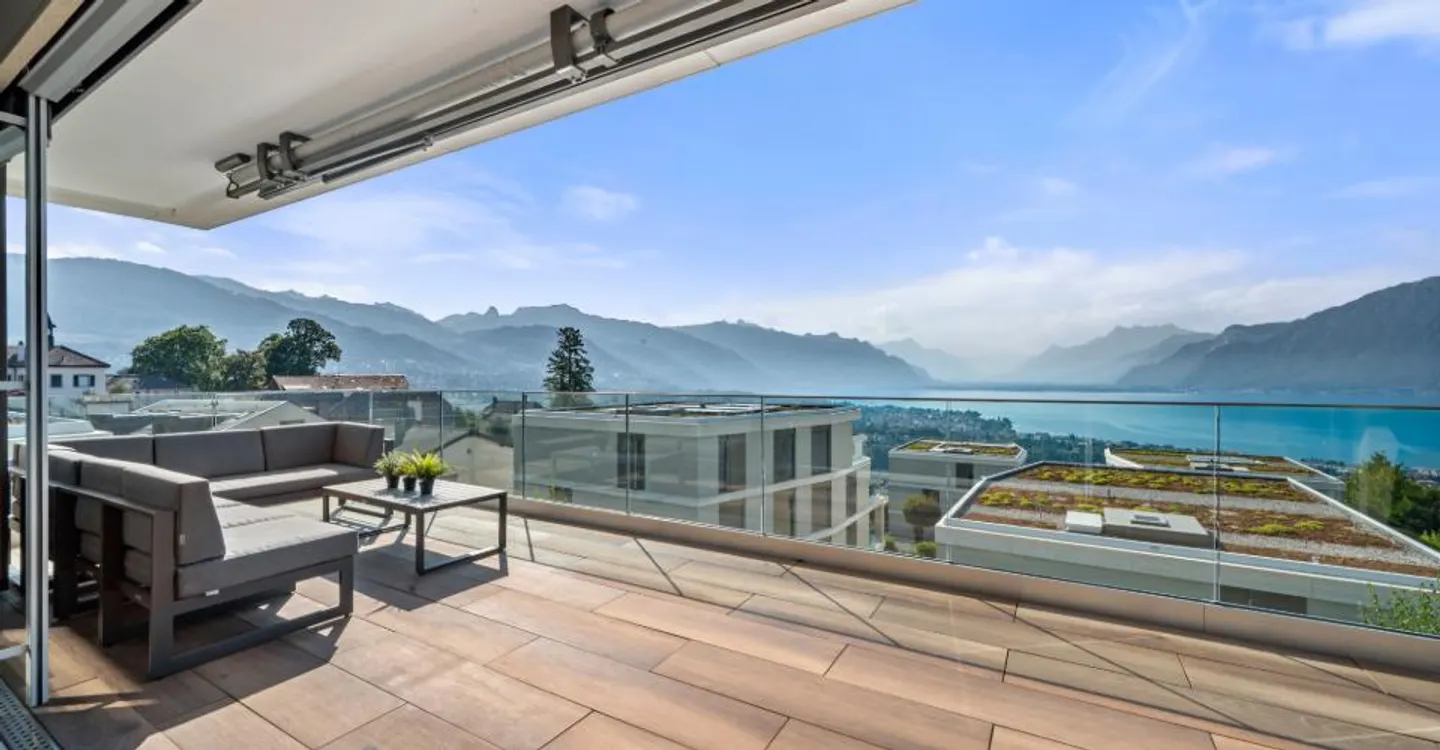 Exceptional Duplex with Lake View - Photo 3 of 12