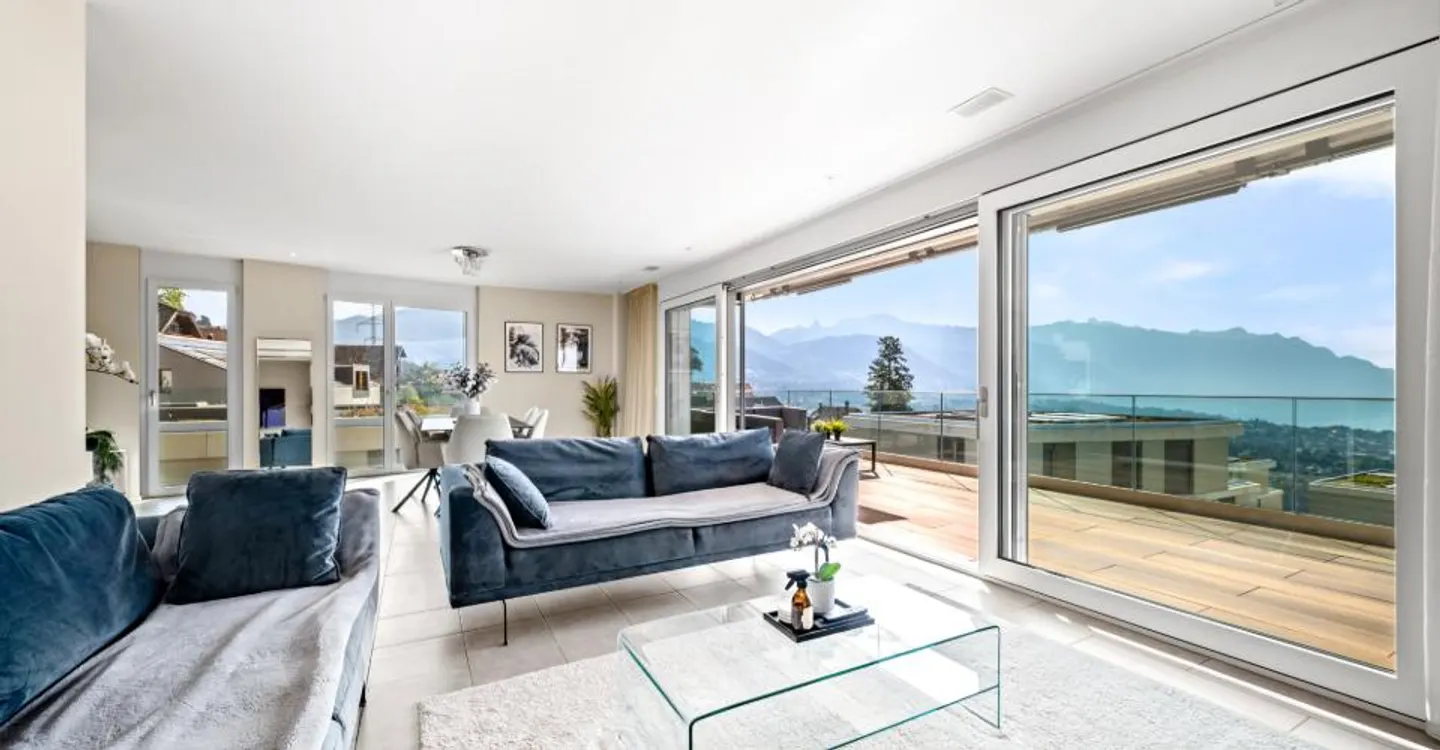 Exceptional Duplex with Lake View - Photo 6 of 12