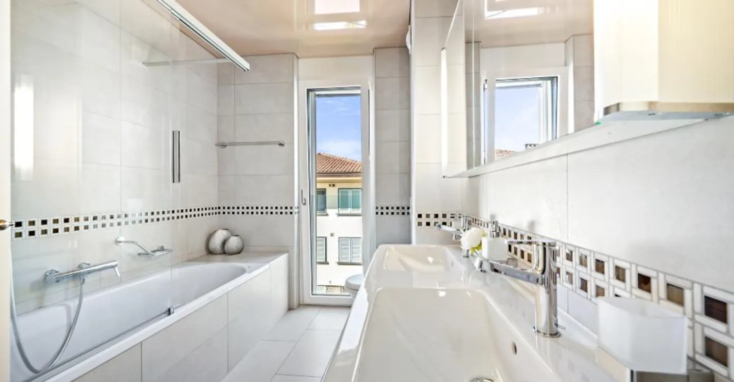 Exceptional Duplex with Lake View - Photo 11 of 12