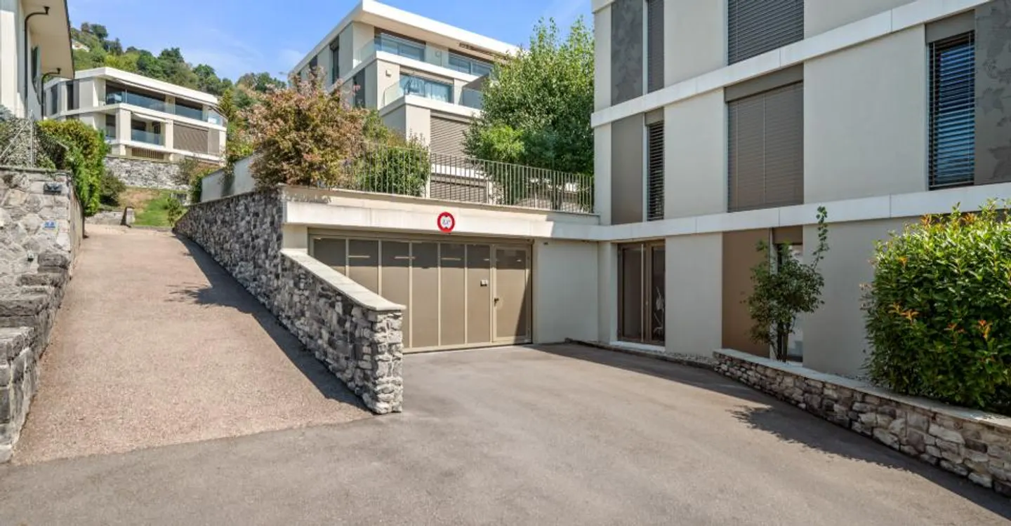 Exceptional Duplex with Lake View - Photo 12 of 12