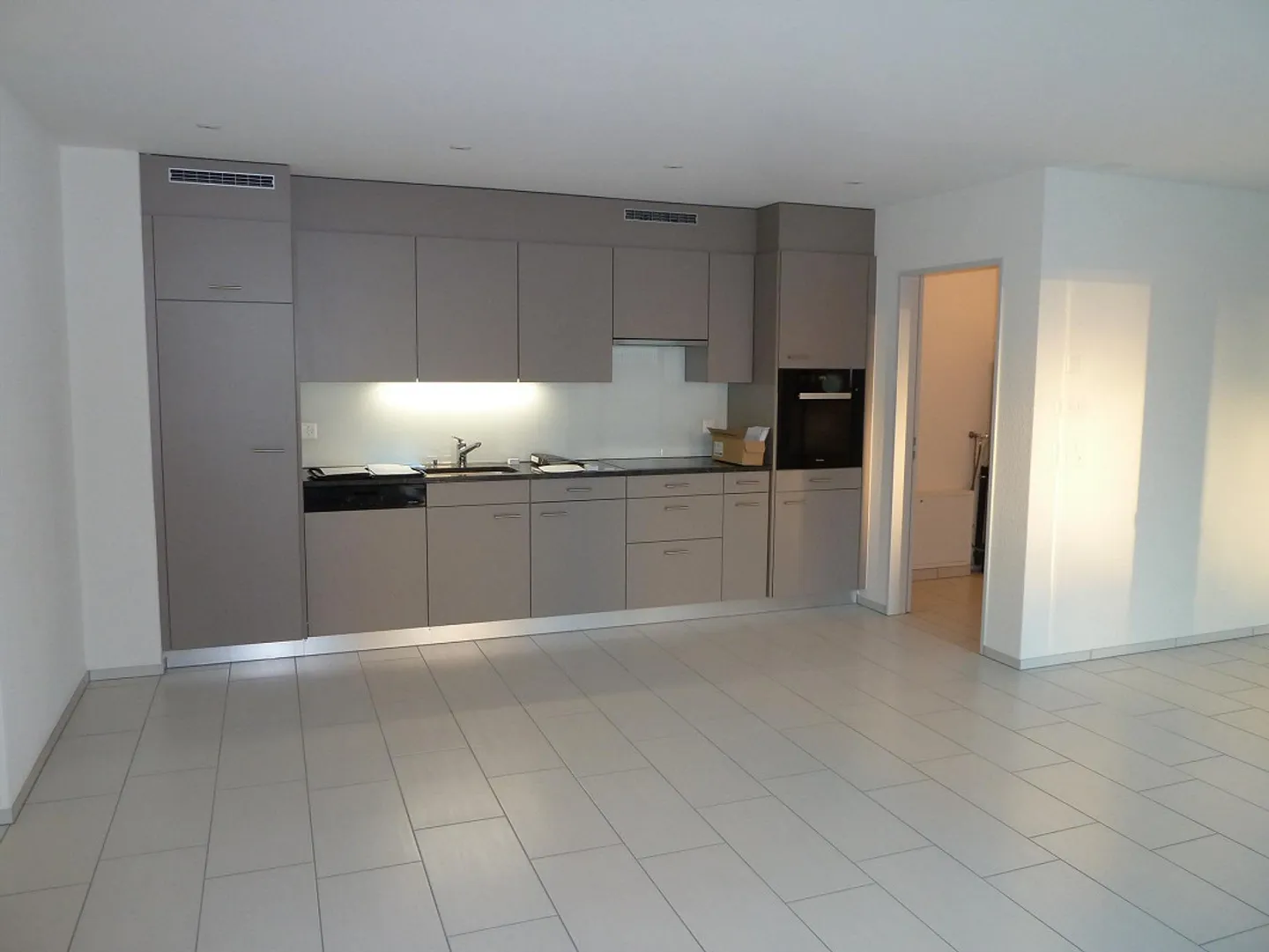 Modern 2.5-room apartment in the old village center - Photo 2 of 8