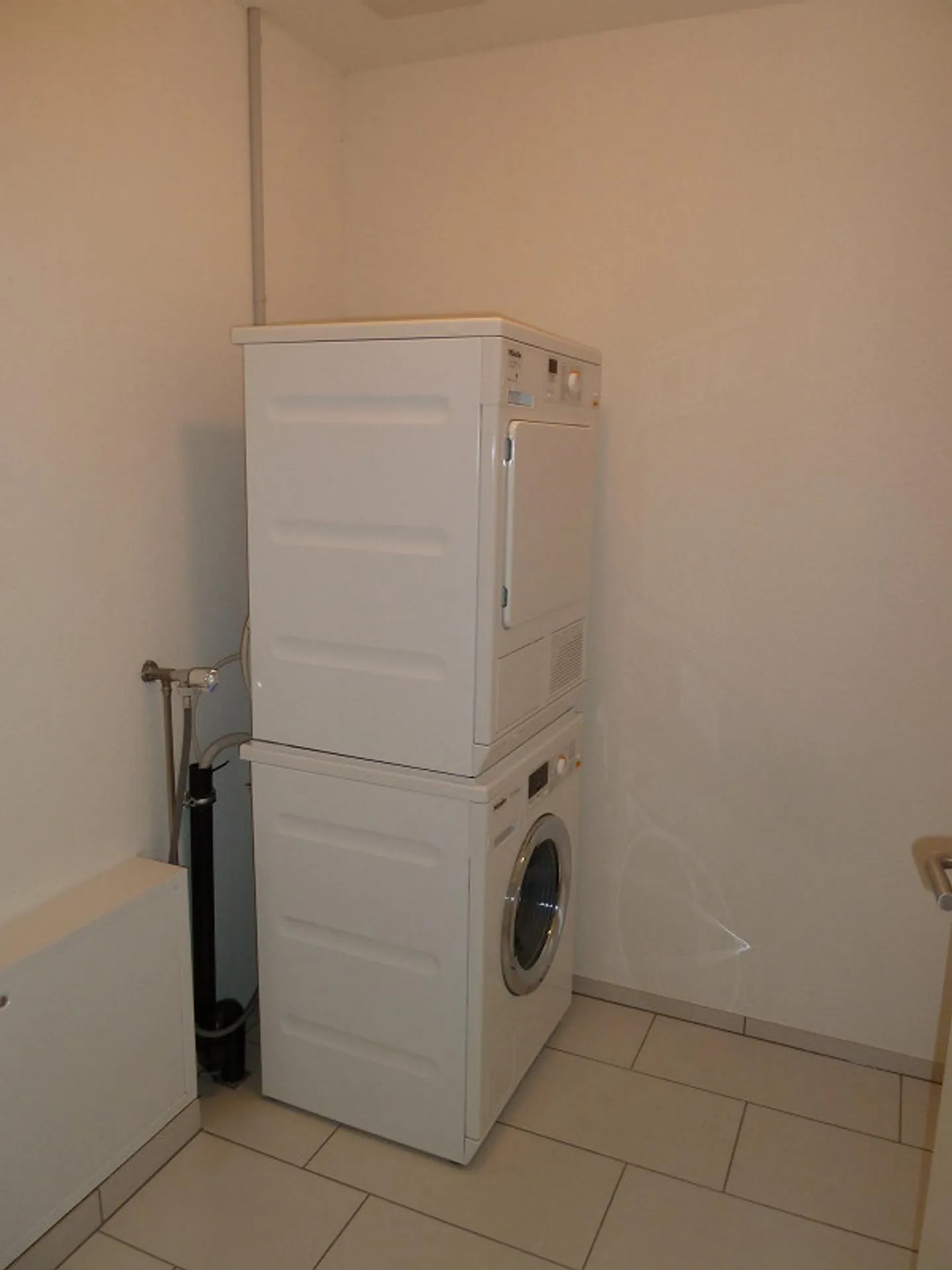 Modern 2.5-room apartment in the old village center - Photo 6 of 8