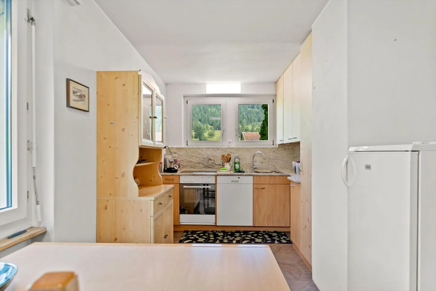Cormoret, casa indipendente con giardino ai margini del villaggio - Foto 4 di 13