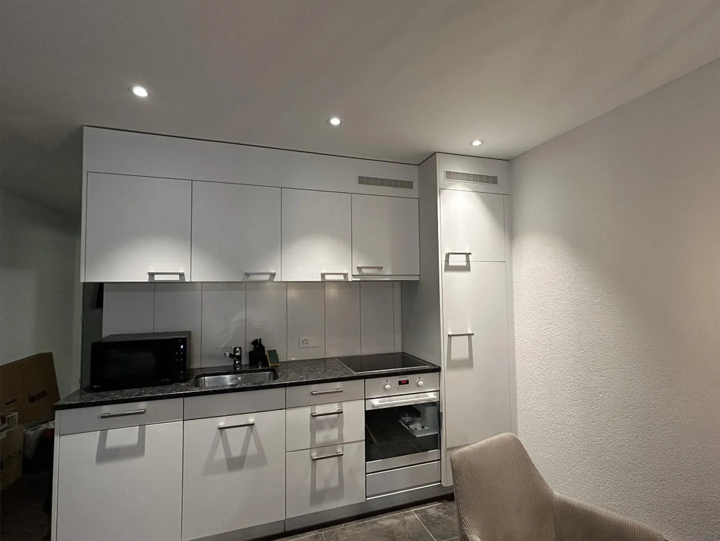 2.5 Room Apartment - Photo 2 of 9