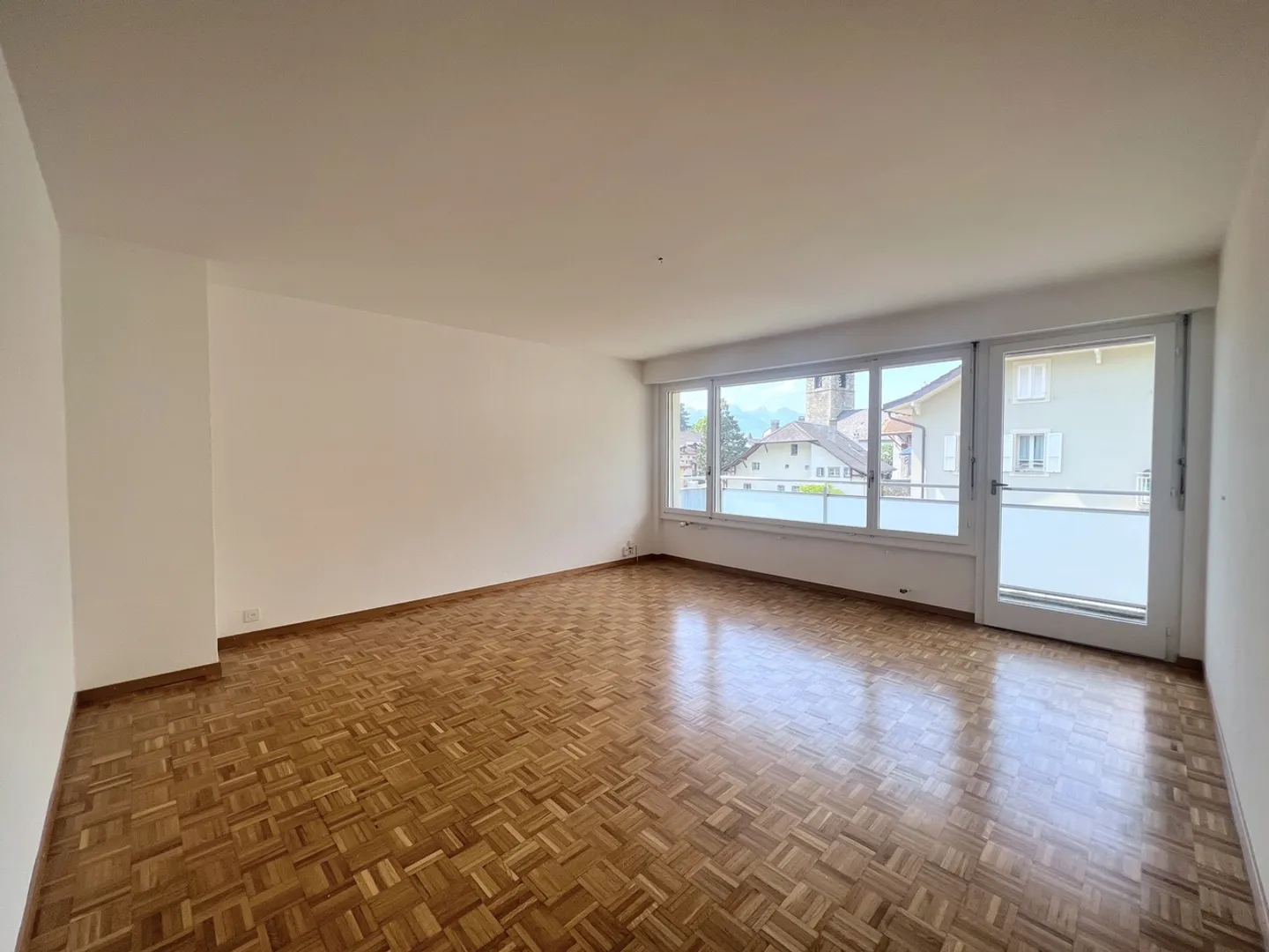 Apartment for rent - Photo 2 of 7