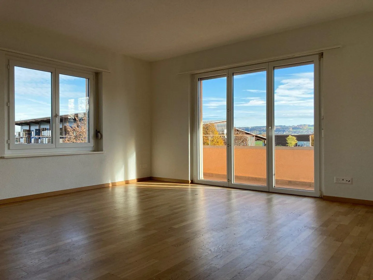 Moderne Wohnung mit eigenem Gartensitzplatz - Foto 1 von 12