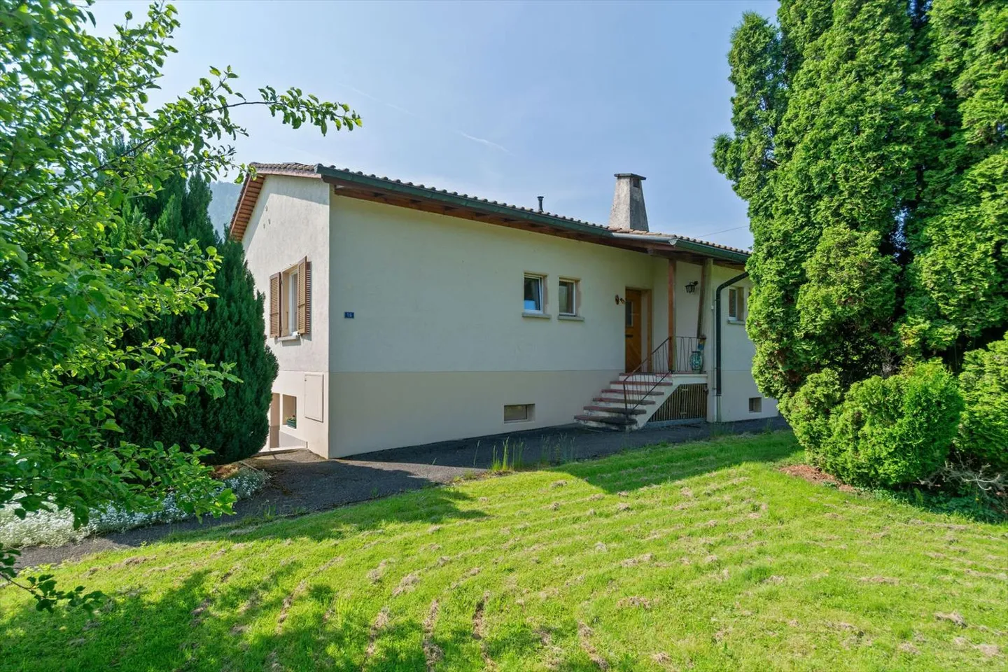 Cormoret, casa indipendente con giardino ai margini del villaggio - Foto 11 di 13