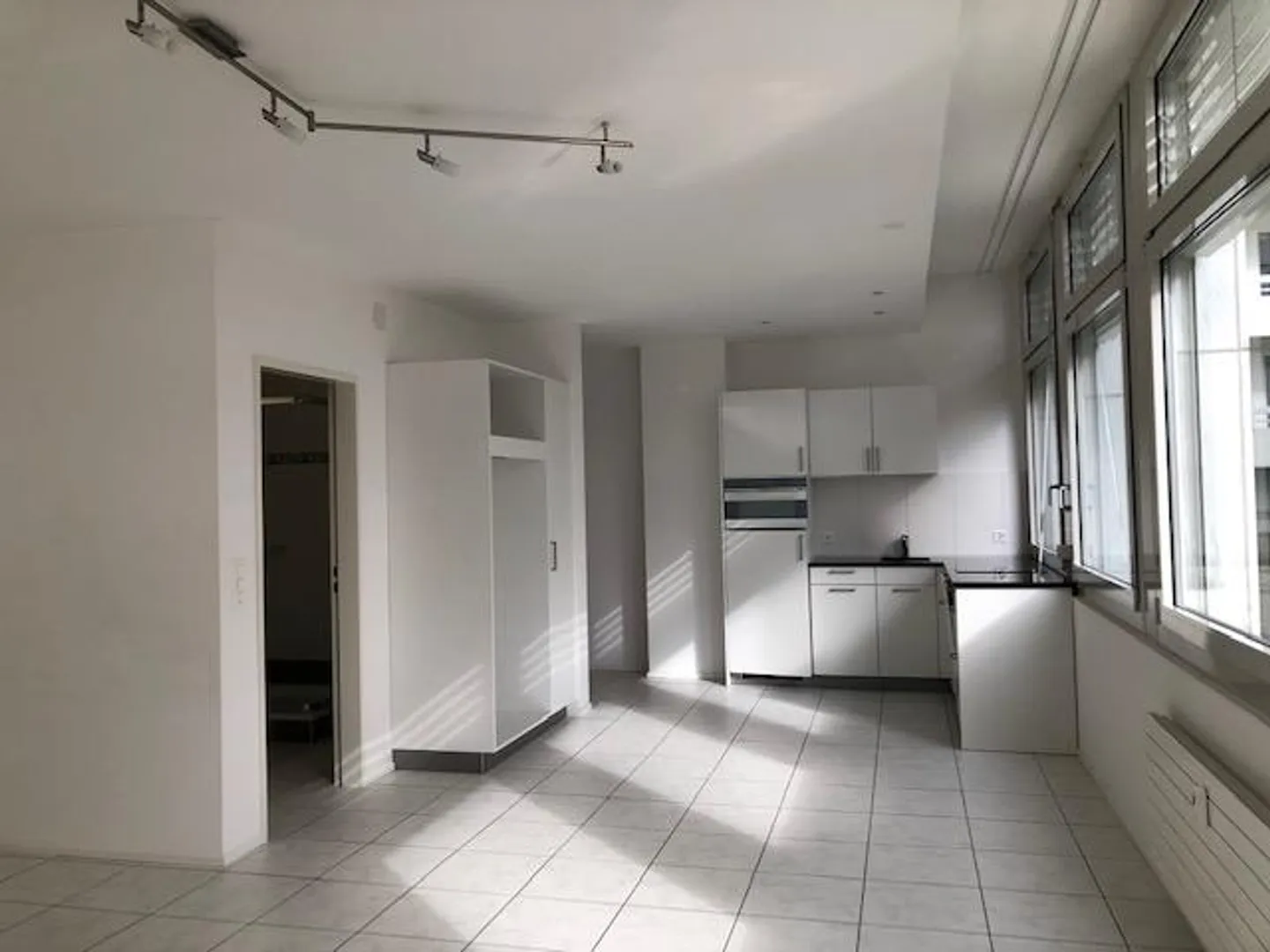 Ampio appartamento 1,5 locali, 53 m2, 1° piano W16 - Foto 3 di 10