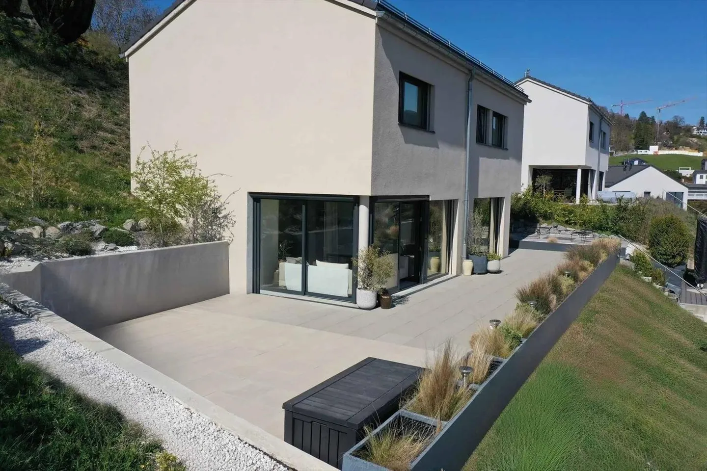 Magnificent individual villa with a view of the lake and mountains - Photo 7 of 12