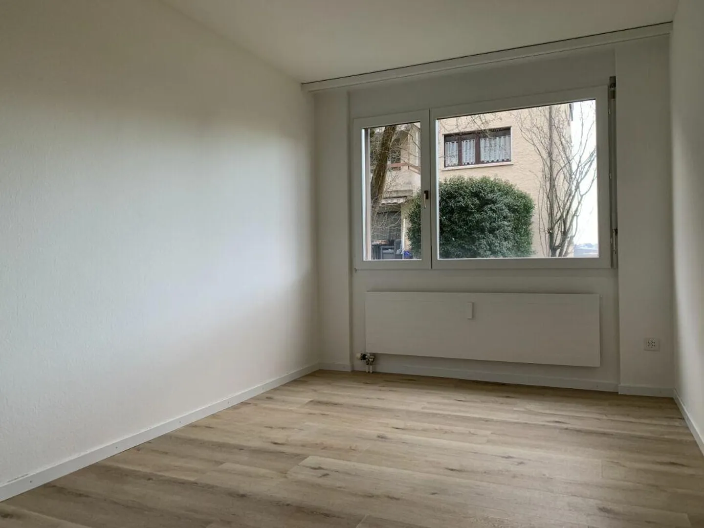 Freshly renovated 4 1/2 room apartment in Romanshorn - Photo 6 of 9