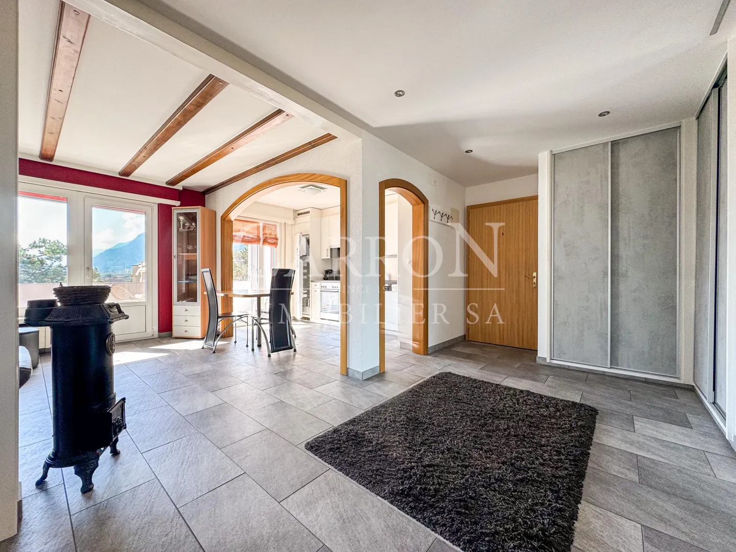Helle und geräumige 3,5 Zimmer in einem vollständig renovierten Gebäude in Conthey - Foto 3 von 10