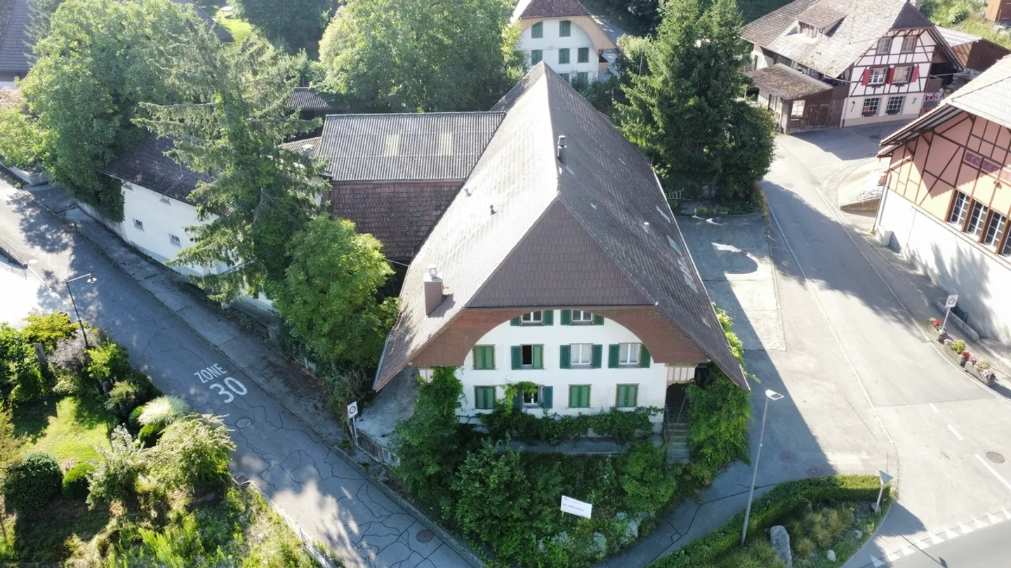 Edificio residenziale ed economico con potenziale di sviluppo - Foto 3 di 17