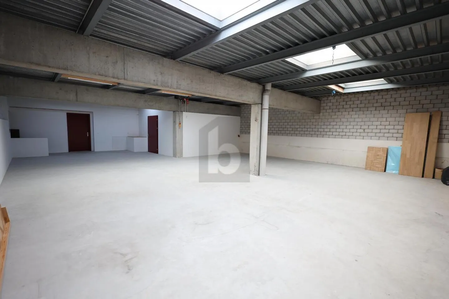 WORKSHOP OR STORAGE SPACE IMMEDIATELY AVAILABLE - Photo 3 of 5