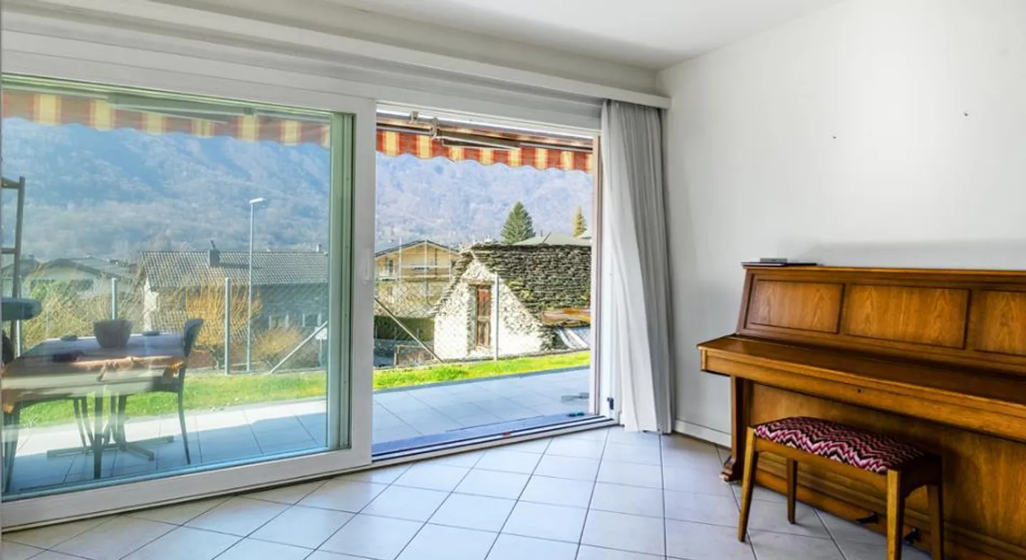 Oase des Lichts und der Ruhe in Maggia – 4,5 Zimmer mit Garten - Foto 3 von 7