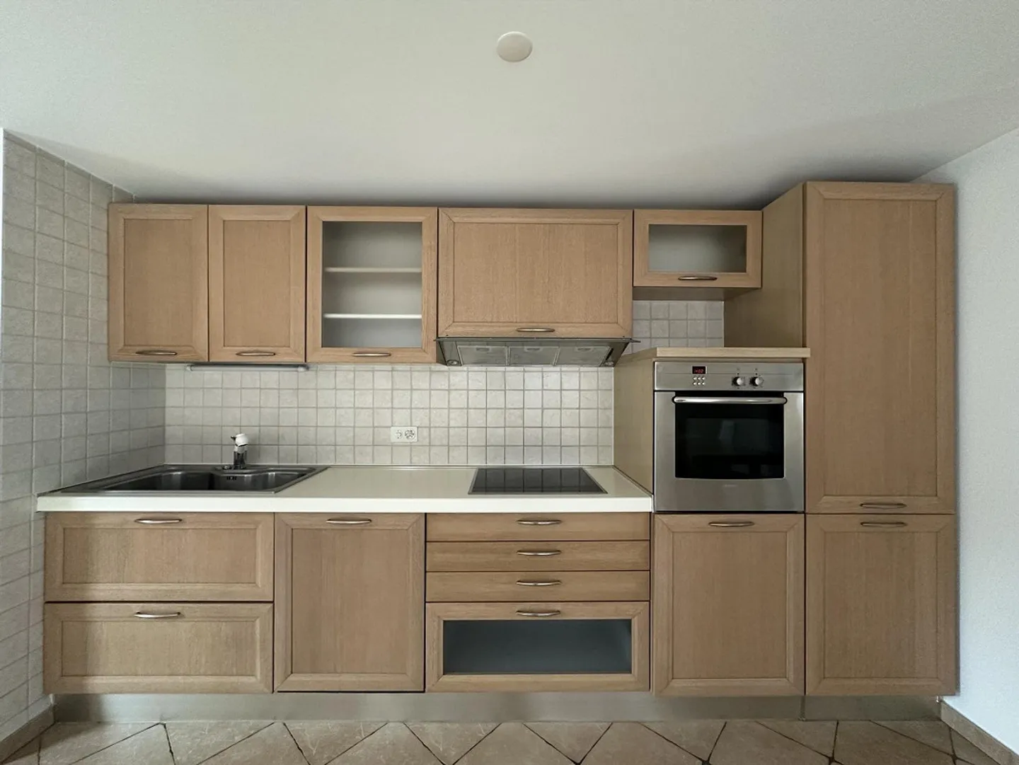 FOR RENT: CHARMING HOUSE WITH GARDEN PORTION - Photo 7 of 13