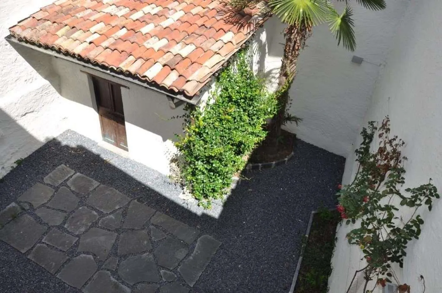 NEGGIO: GERÄUMIGES UND ANREGENDES DUPLEX 3.5 loc. - Foto 2 von 7