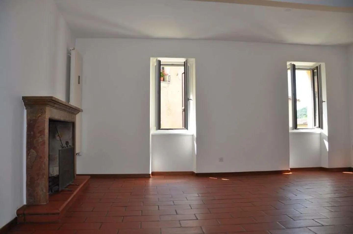 NEGGIO: GERÄUMIGES UND ANREGENDES DUPLEX 3.5 loc. - Foto 4 von 7