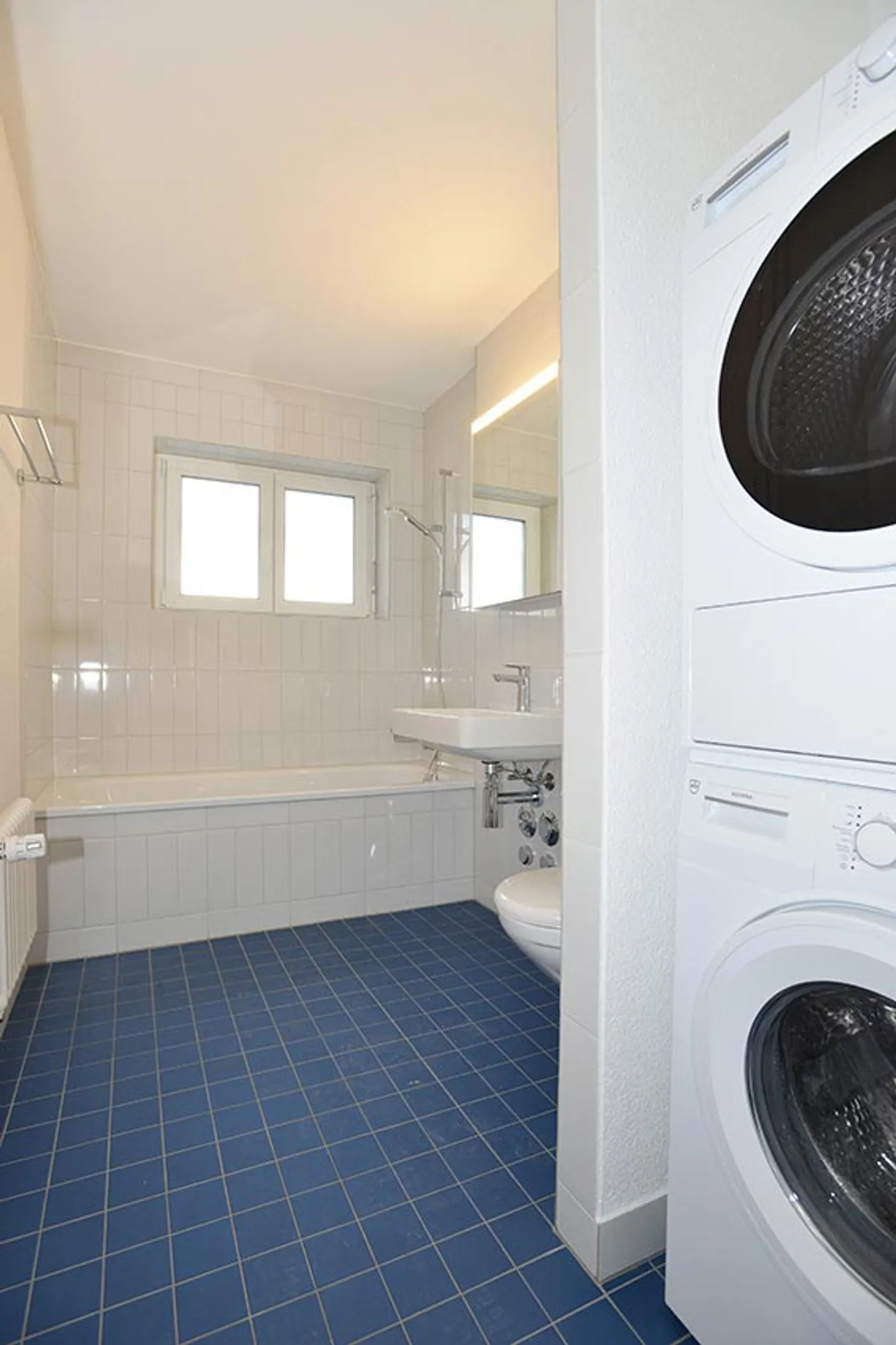 Ampio Appartamento Attico - Foto 5 di 9