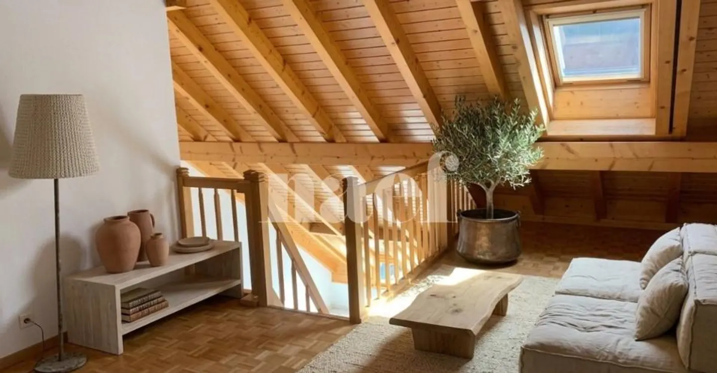 Incantevole duplex di 5,5 locali al 4° piano con balcone - Foto 5 di 9